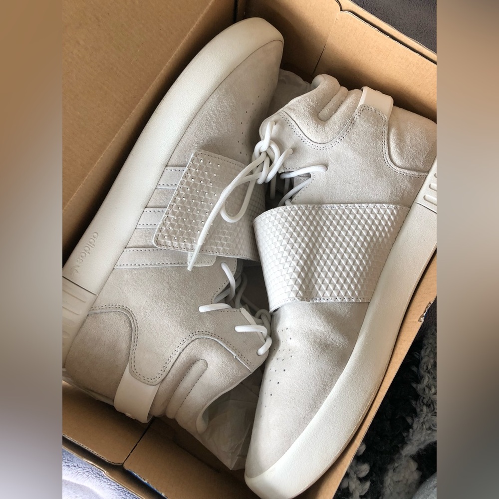 Adidas Tubular Invader sneaker